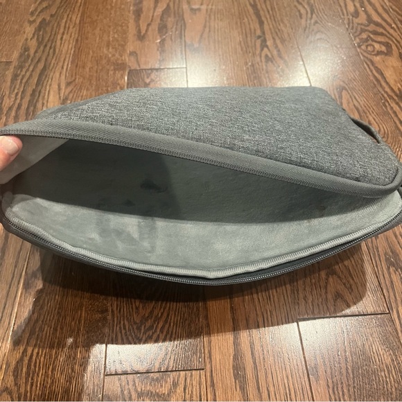 {Voova} Padded Laptop Case - Picture 4 of 5